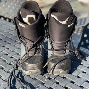 Burton “Rampant” men’s snowboards boots, size 7